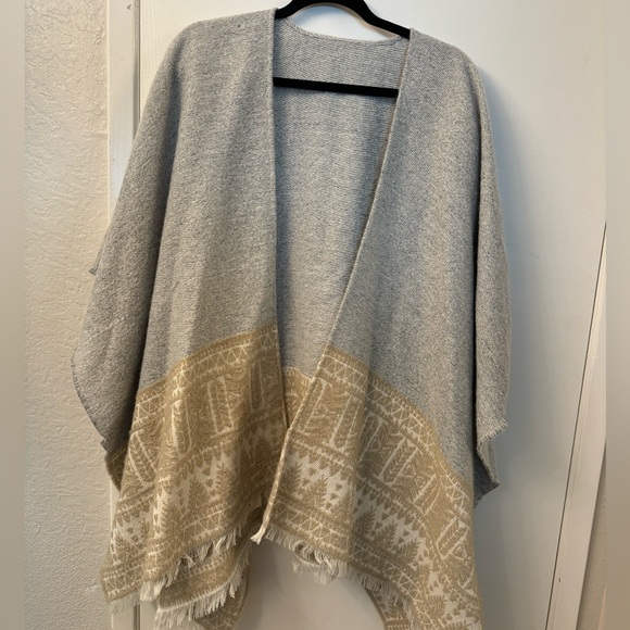 Lucky Brand Shawl Poncho - Picture 2 of 5